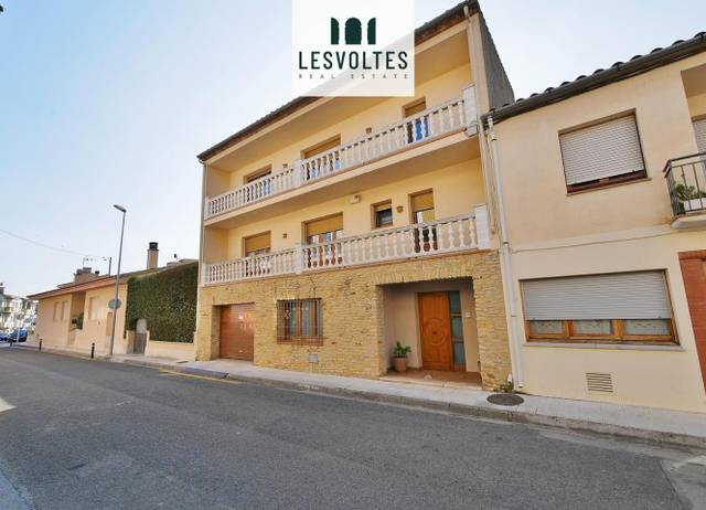 Casa-chalet en Venta en Carrer de l'Escut Emporità en La Bisbal d'Empordà