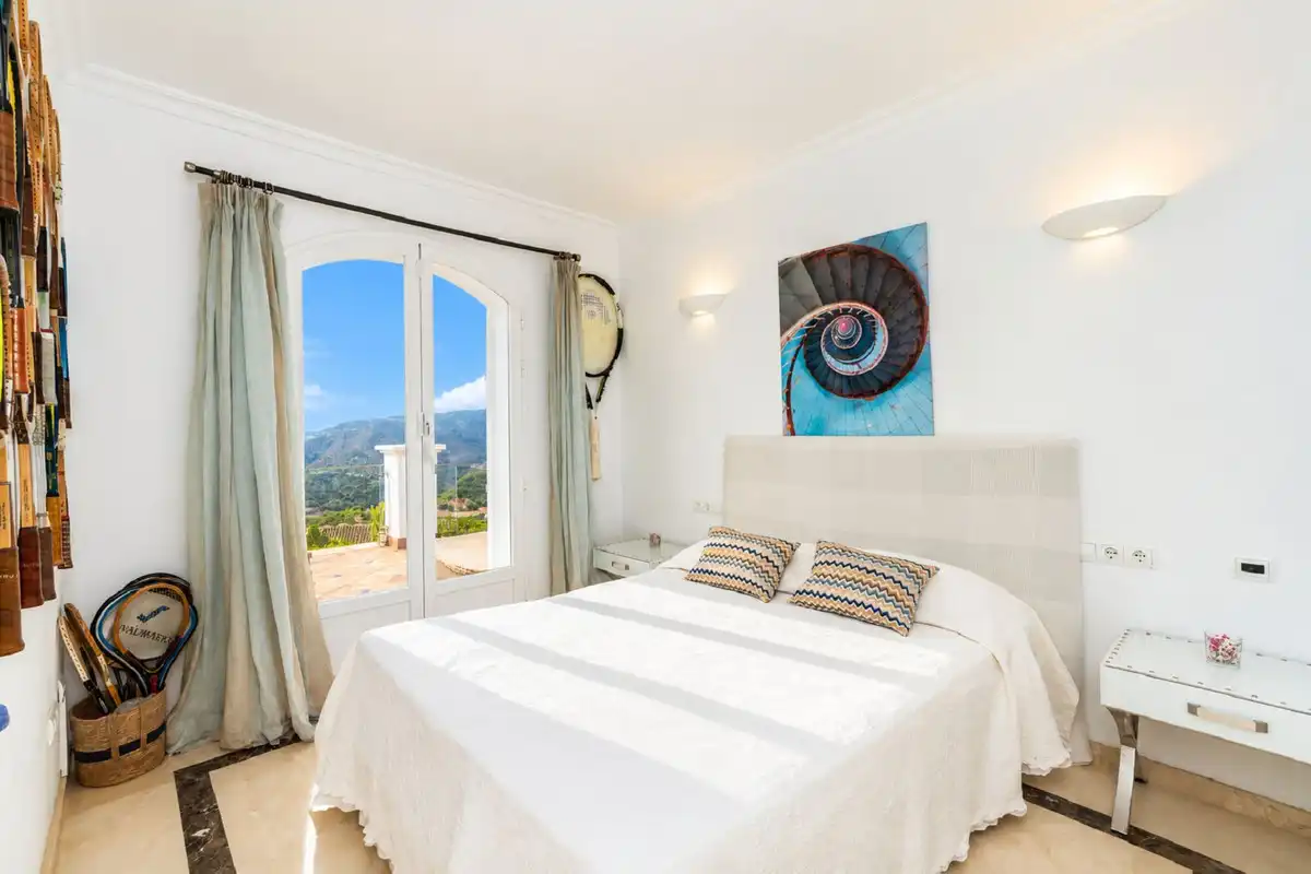Bedroom of Commercial properties for sale in Istán, Málaga