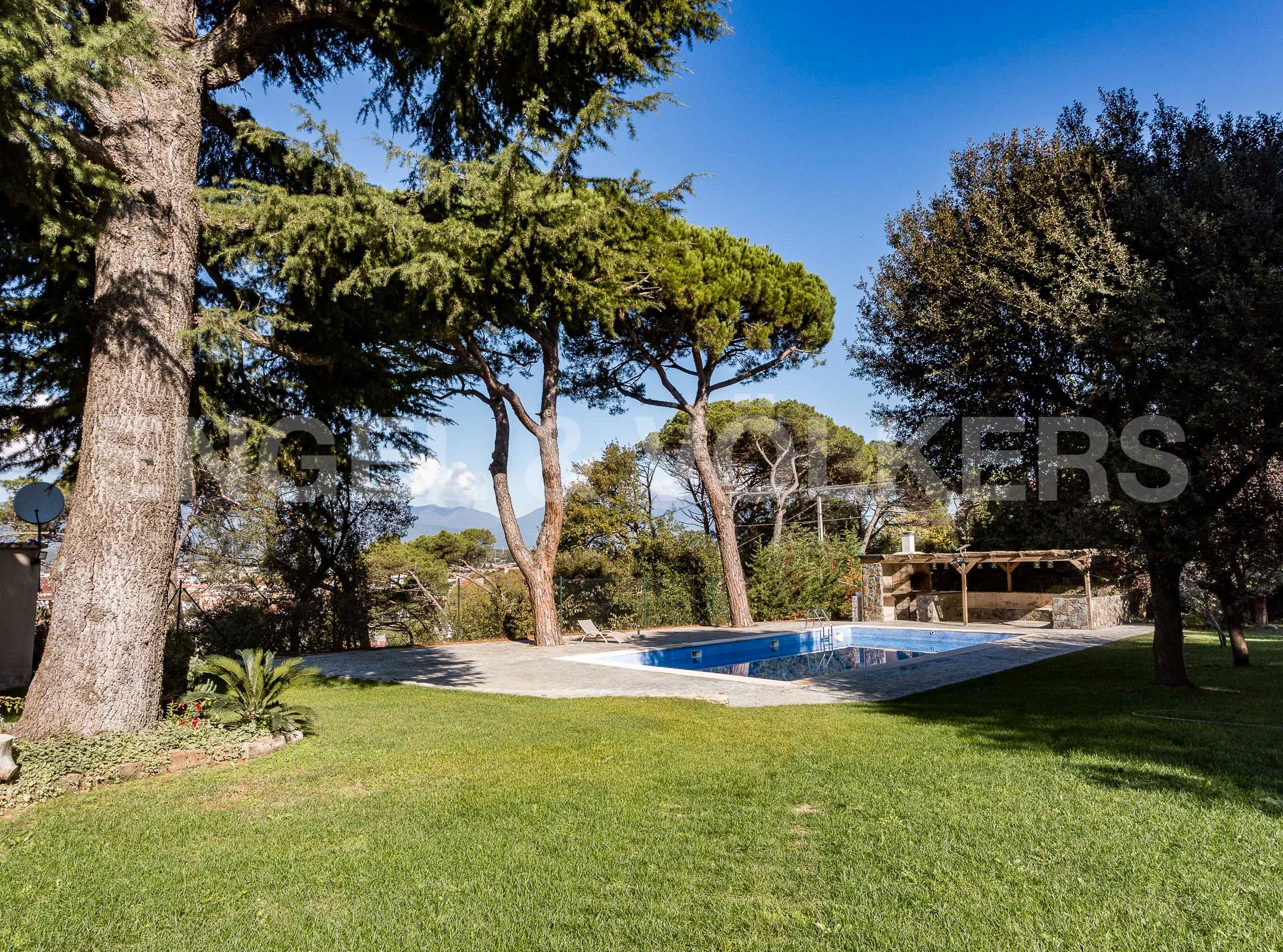 Jardí de Finca rústica en venda en Llinars del Vallès amb Aire condicionat, Calefacció i Jardí privat