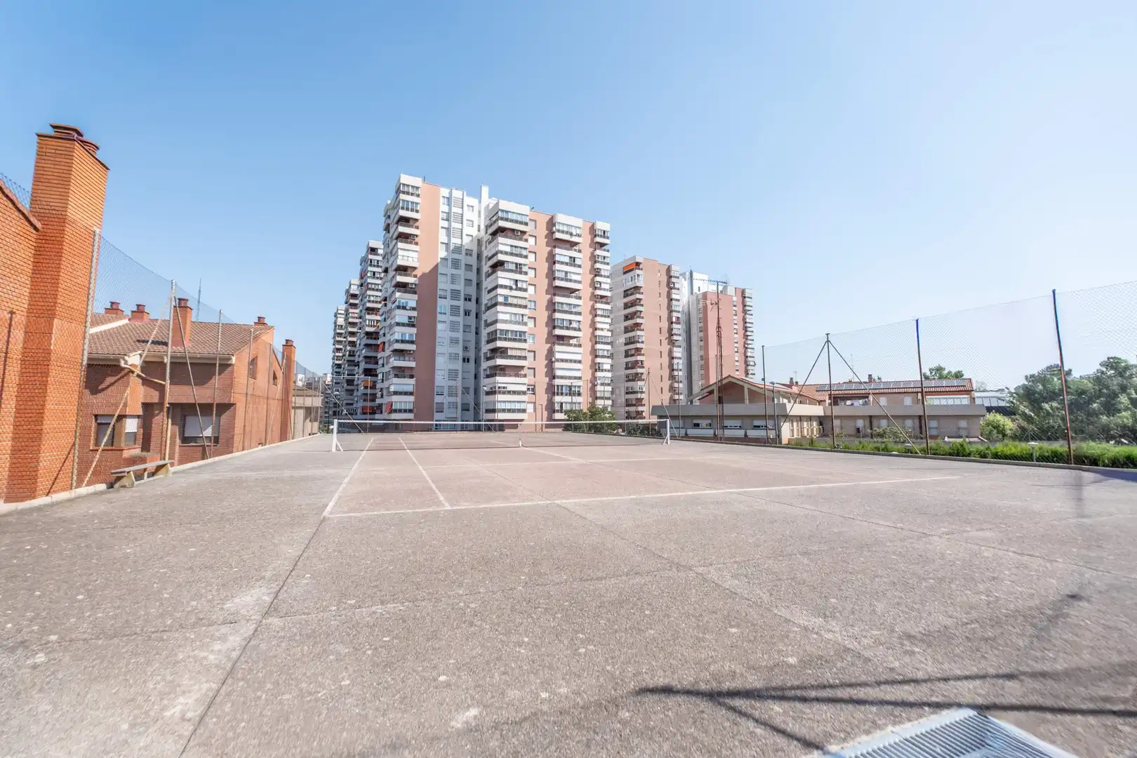 Parking de Casa o chalet en venta en Zaragoza con Calefacción, Jardín privado y Terraza