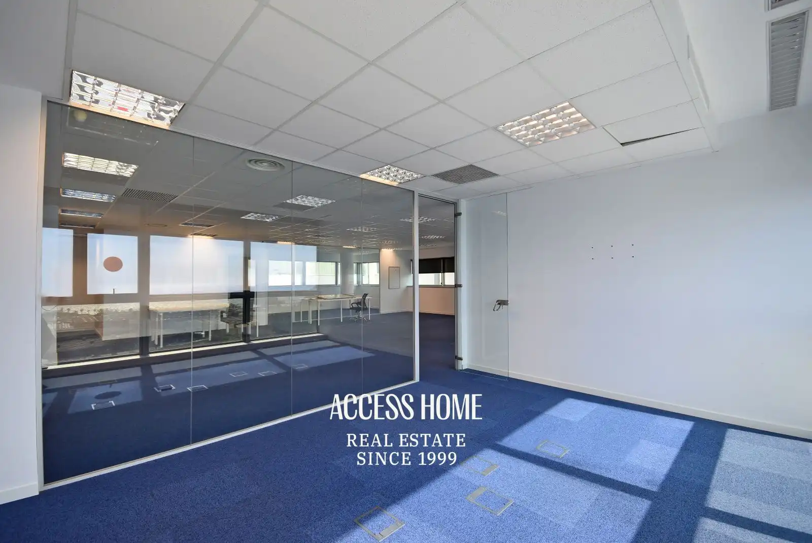 Office for rent in Badalona  with Air Conditioner, Heating and Internet