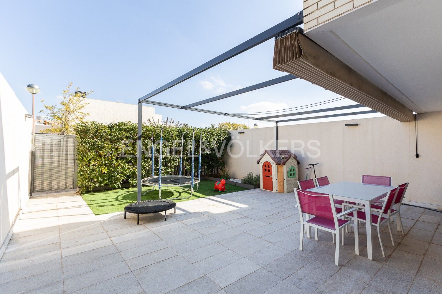 Terrace of House or chalet for sale in Paterna  with Air Conditioner, Heating and Private garden