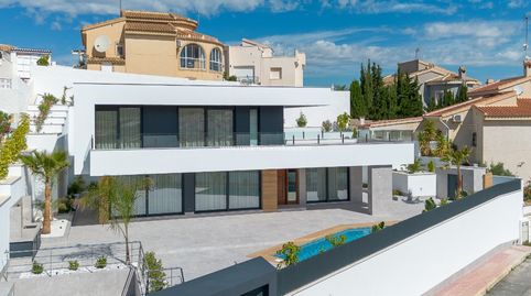 Villa exclusiva de diseño moderno con una ubicación fantástica en La Marquesa Golf. Aquí encontrará una vivienda elegante y lista, imatge 3