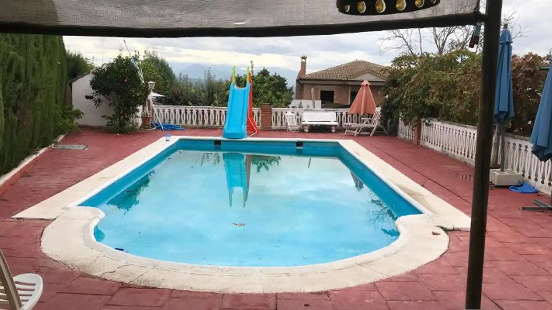 Piscina de Finca rústica en venda en Linares amb Jardí privat