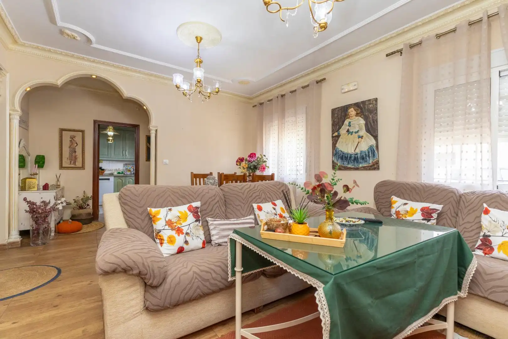 Sala de estar de Casa adosada en venta en Guillena con Aire acondicionado, Calefacción y Terraza