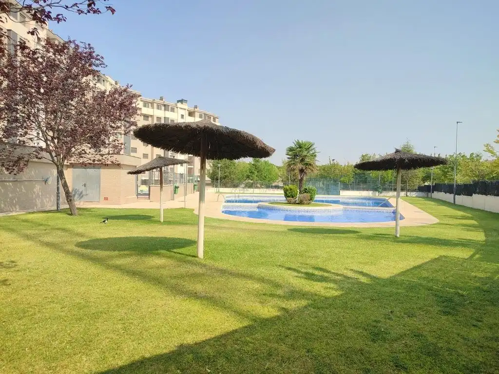 Piscina de Àtic en venda en Valladolid amb Calefacció, Terrassa i Piscina comunitària