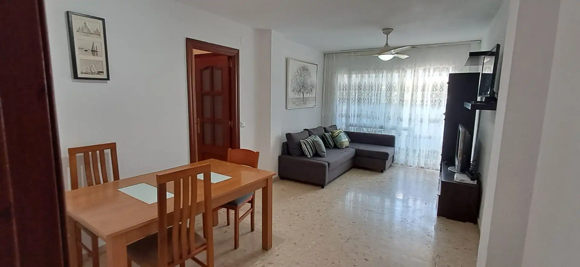 Sala d'estar de Apartament en venda en Torremolinos amb Aire condicionat, Terrassa i Traster