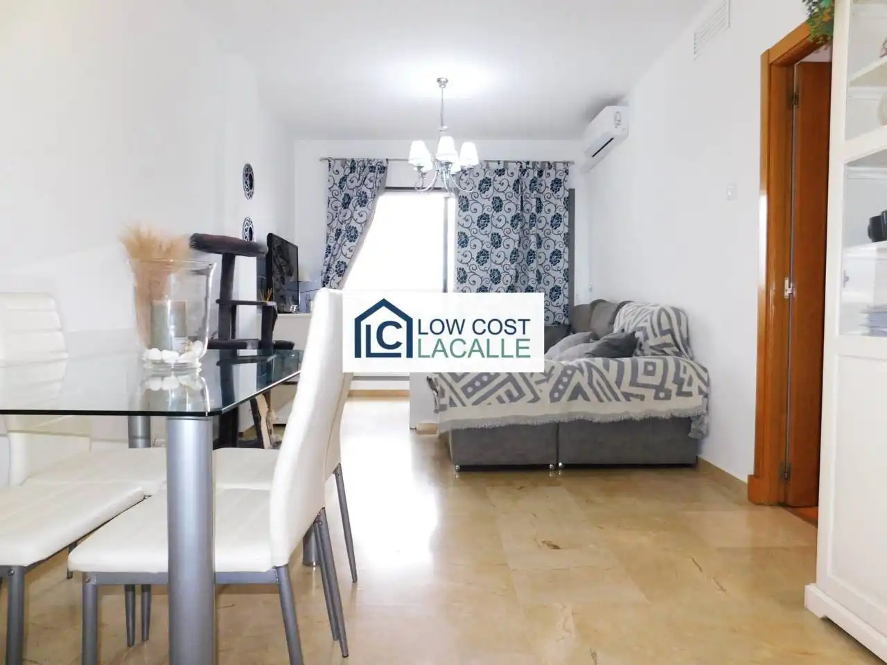 Schlafzimmer von Wohnung zum Verkauf in Jerez de la Frontera mit Klimaanlage, Terrasse und Gemeinschaftspool