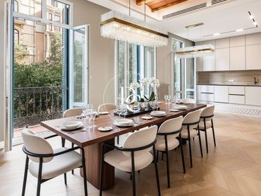 Appartamento con balcone in vendita a Carrer de València