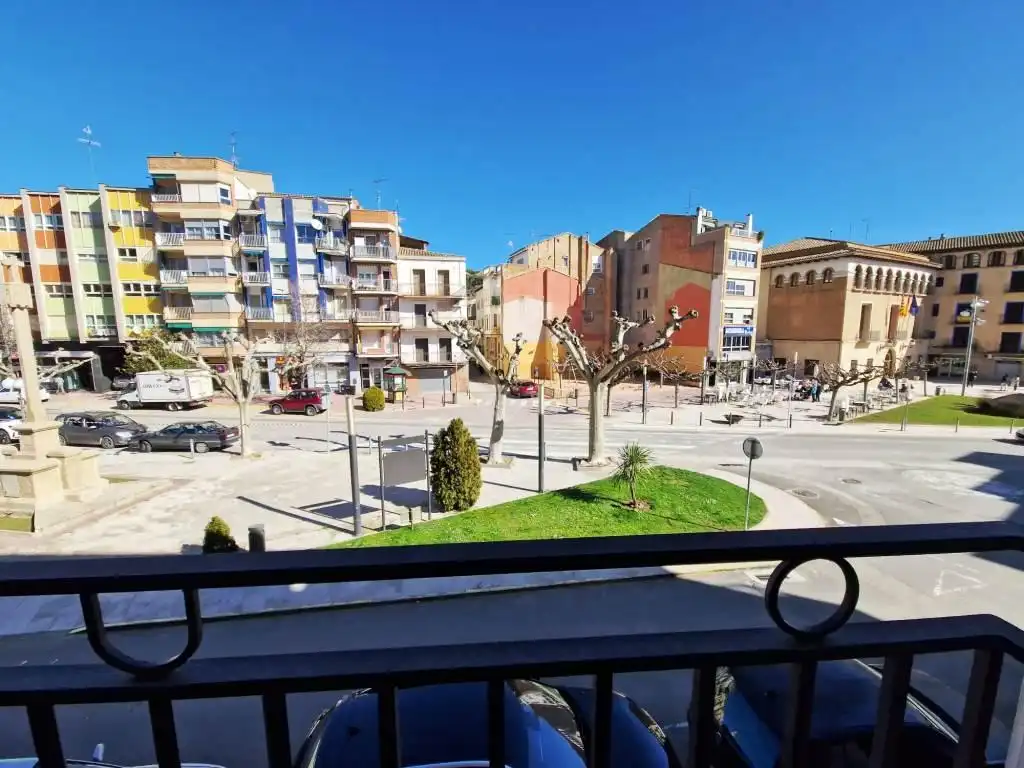 Vista exterior de Pis en venda en Tamarite de Litera amb Calefacció, Terrassa i Balcó