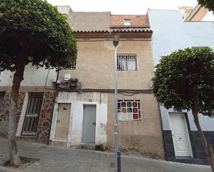 Vista exterior de Casa adosada en venda en Santa Coloma de Gramenet