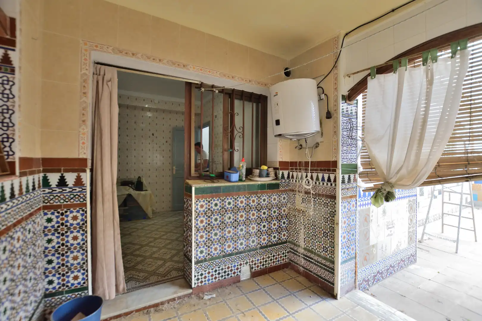 Cuina de Casa adosada en venda en Ronda amb Terrassa i Balcó