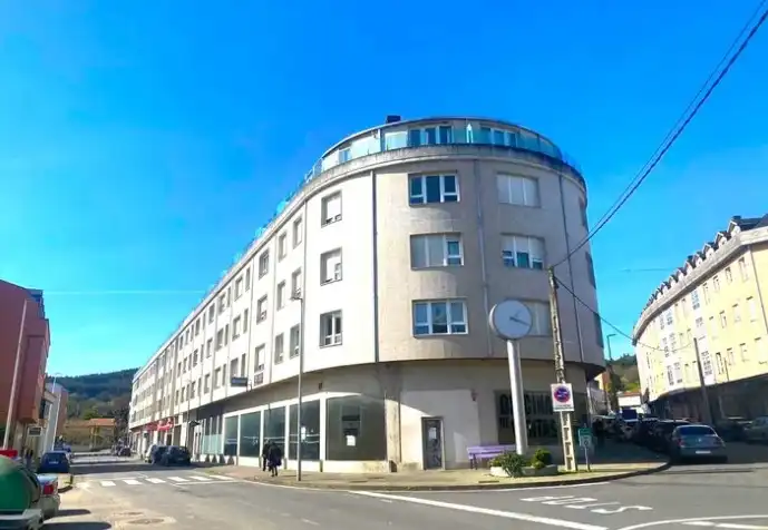 Aparcament amb ascensor en venda a Rúa Víctor Velasco 15