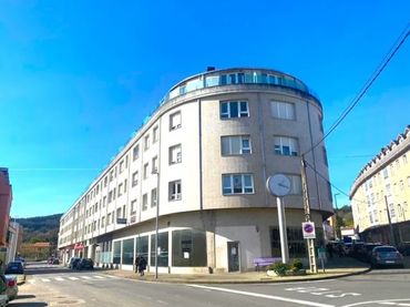Individuel avec ascenseur à vendre à Rúa Víctor Velasco 15