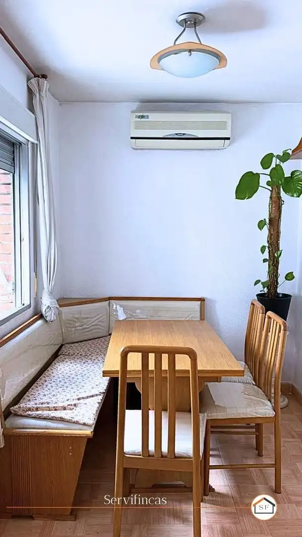 Dining room of Flat for sale in Madrid  with Air Conditioner, Heating and Parquet flooring