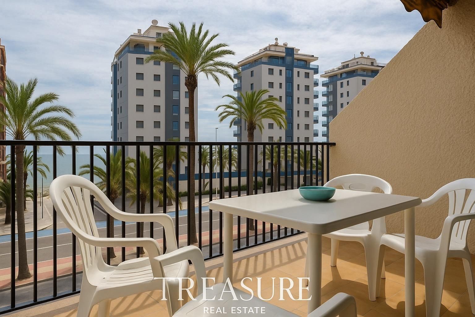 Terrassa de Estudi en venda en La Manga del Mar Menor amb Terrassa i Balcó