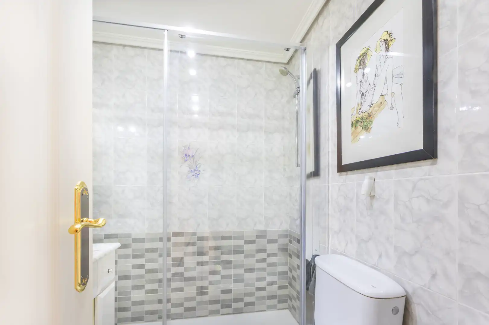 Bathroom of Flat for sale in Brunete  with Air Conditioner, Heating and Private garden