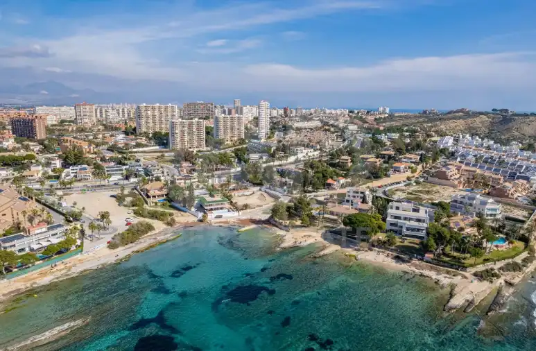 Vista exterior de Casa adosada en venta en Alicante / Alacant con Terraza