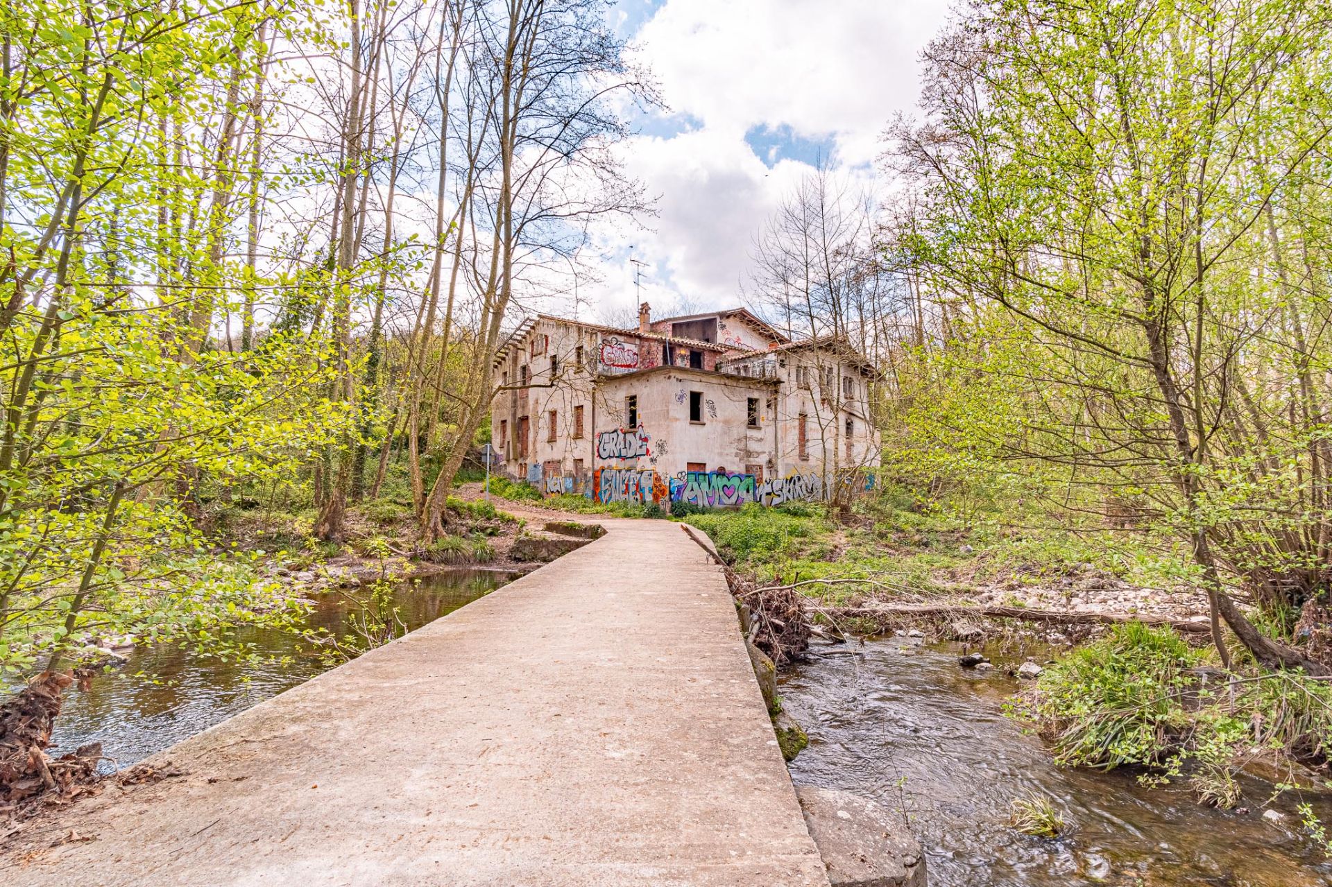 Exterior view of Country house for sale in Olot  with Private garden, Terrace and Alarm