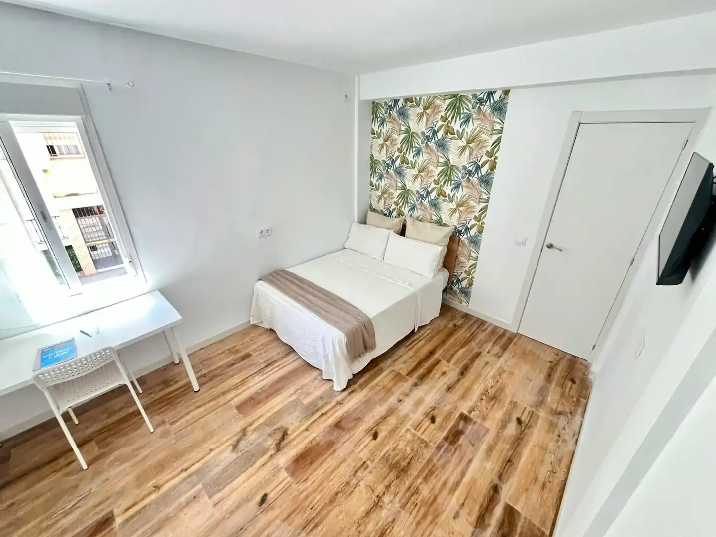 Schlafzimmer von Wohnung zur untervermieten in Sevilla mit Möbliert, Waschmaschine und Fernseher