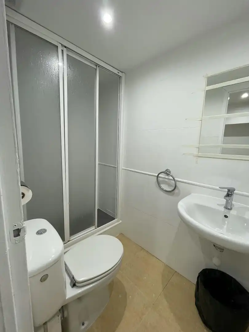 Badezimmer von Gebäude zur Miete in Barcelona