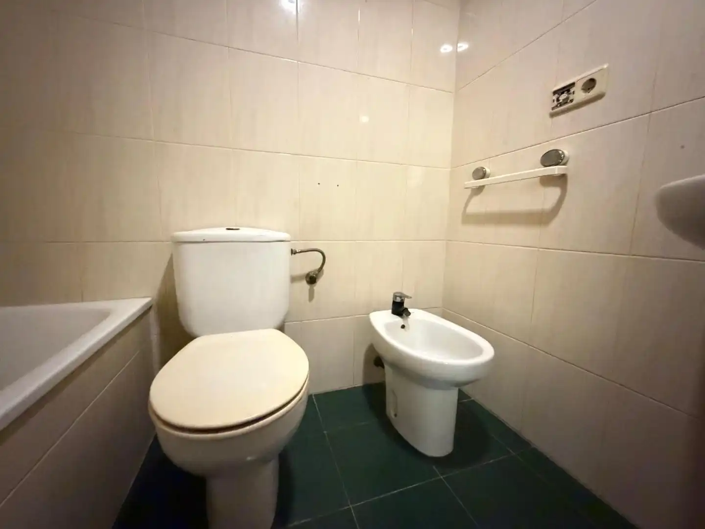 Badezimmer von Wohnung zum Verkauf in Benetússer mit Klimaanlage, Abstellraum und Balkon