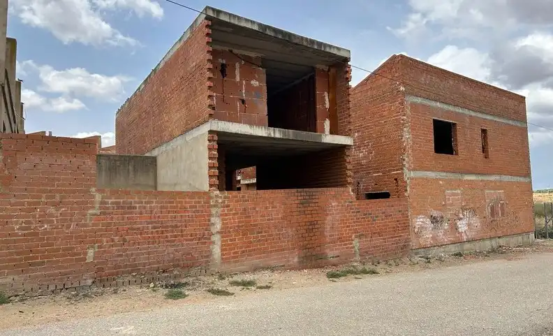 Vista exterior de Edificio en venta en La Albuera