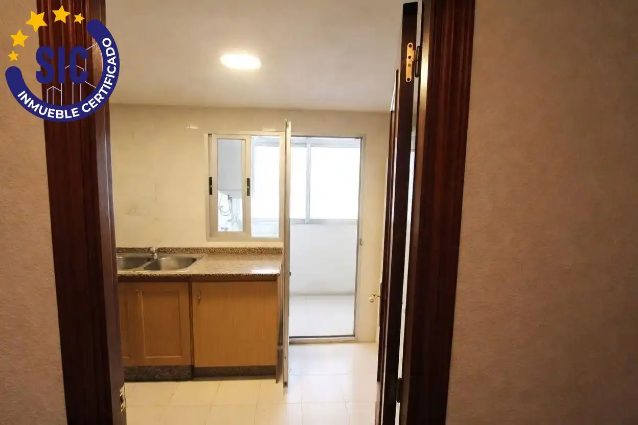 Cocina de Piso en venta en Paterna con Terraza y Balcón