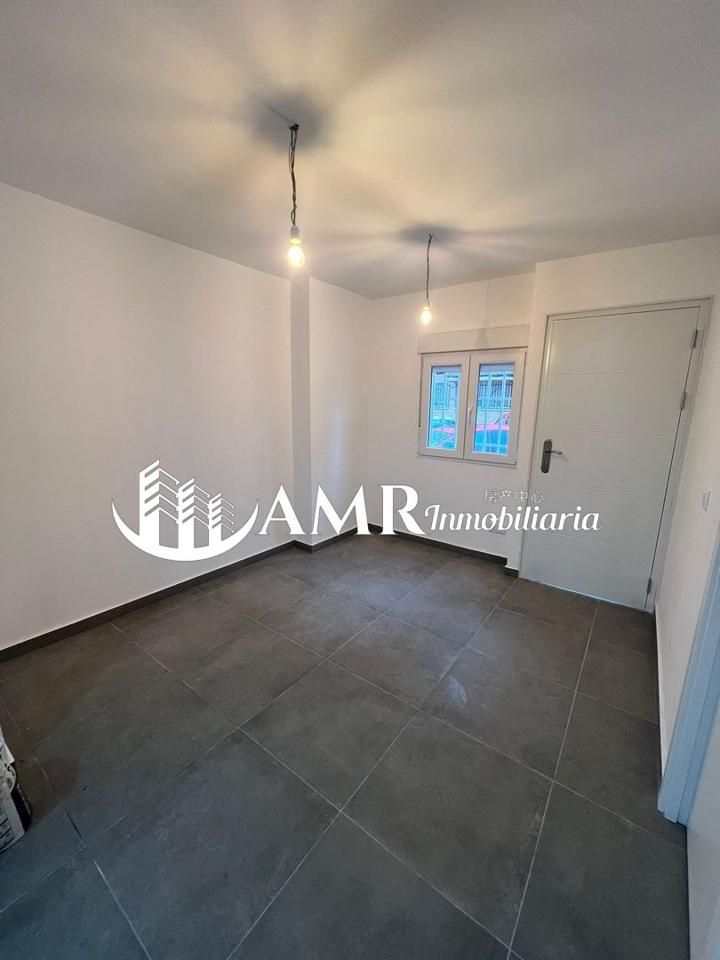 Exterior view of Planta baja for sale in Parla  with Internet and Alarm