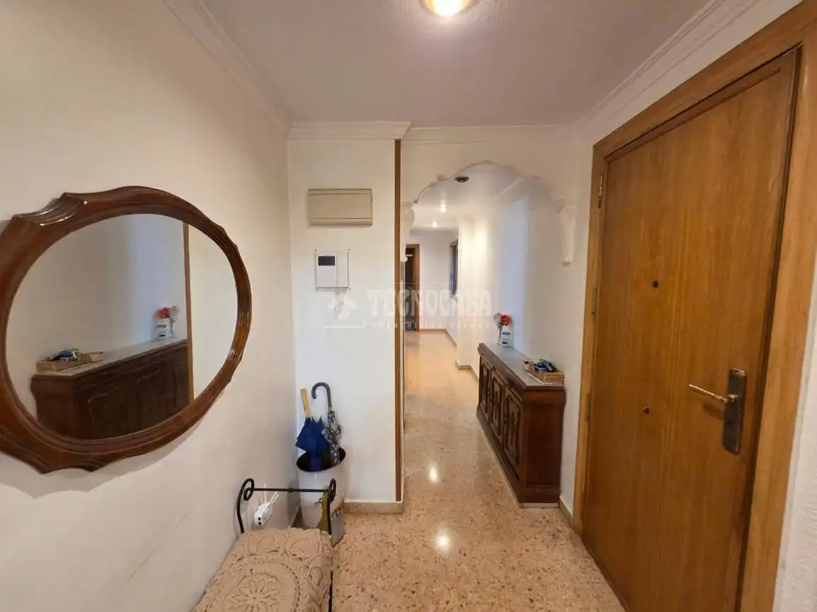 Wohnung zum Verkauf in Mislata mit Klimaanlage und Balkon