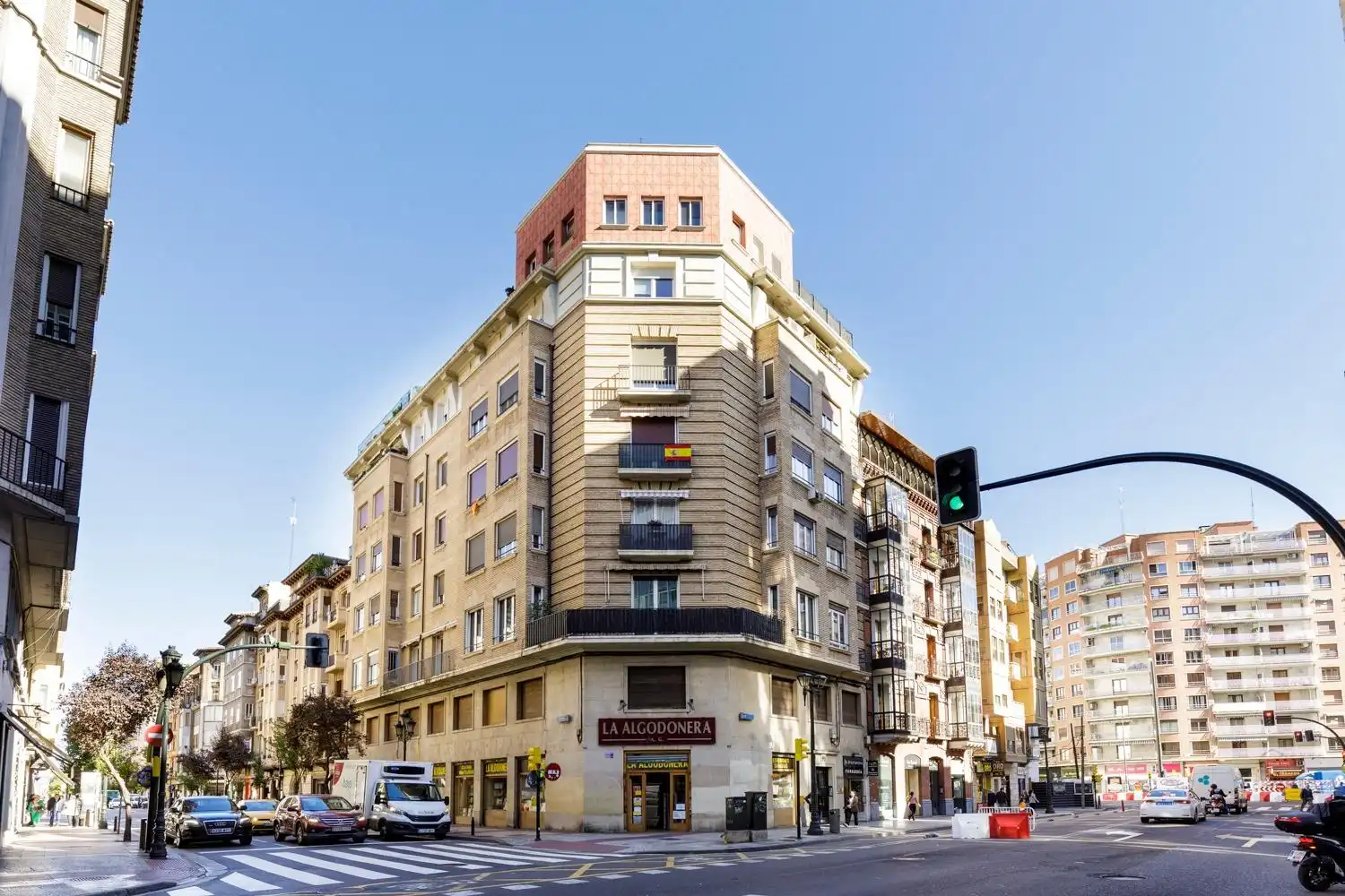 Vista exterior de Piso en venta en Zaragoza con Calefacción, Trastero y Balcón
