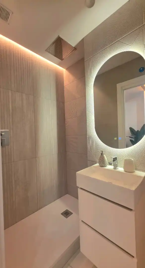 Badezimmer von Wohnung zum Verkauf in  Logroño mit Heizung, Parkett und Abstellraum