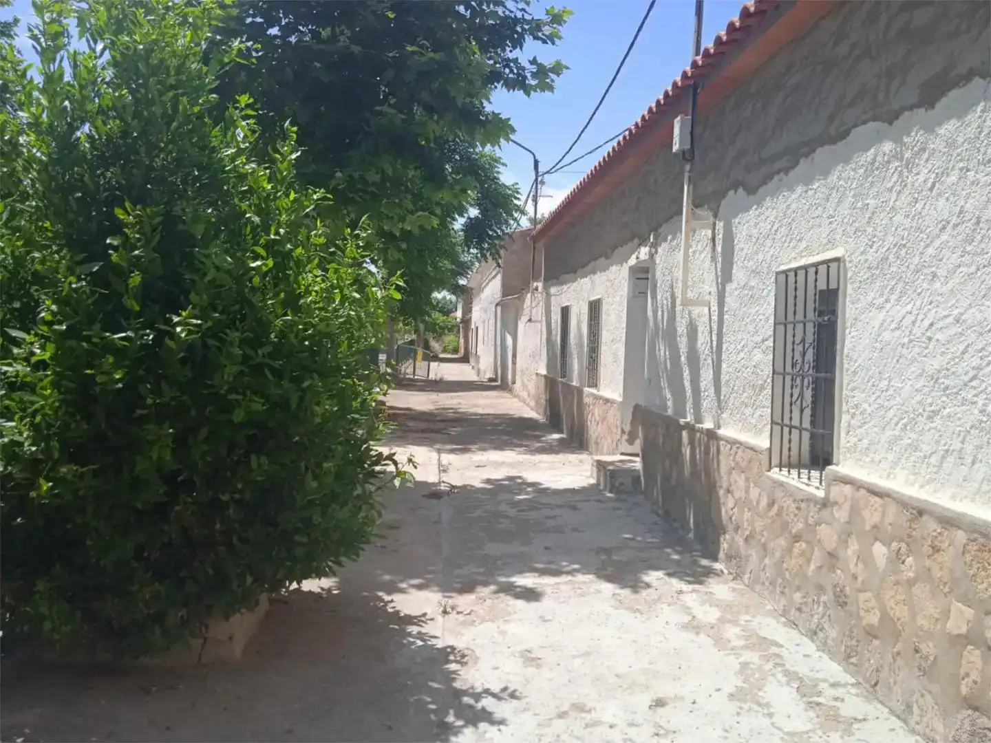 Exterior view of Flat for sale in Lezuza, Albacete