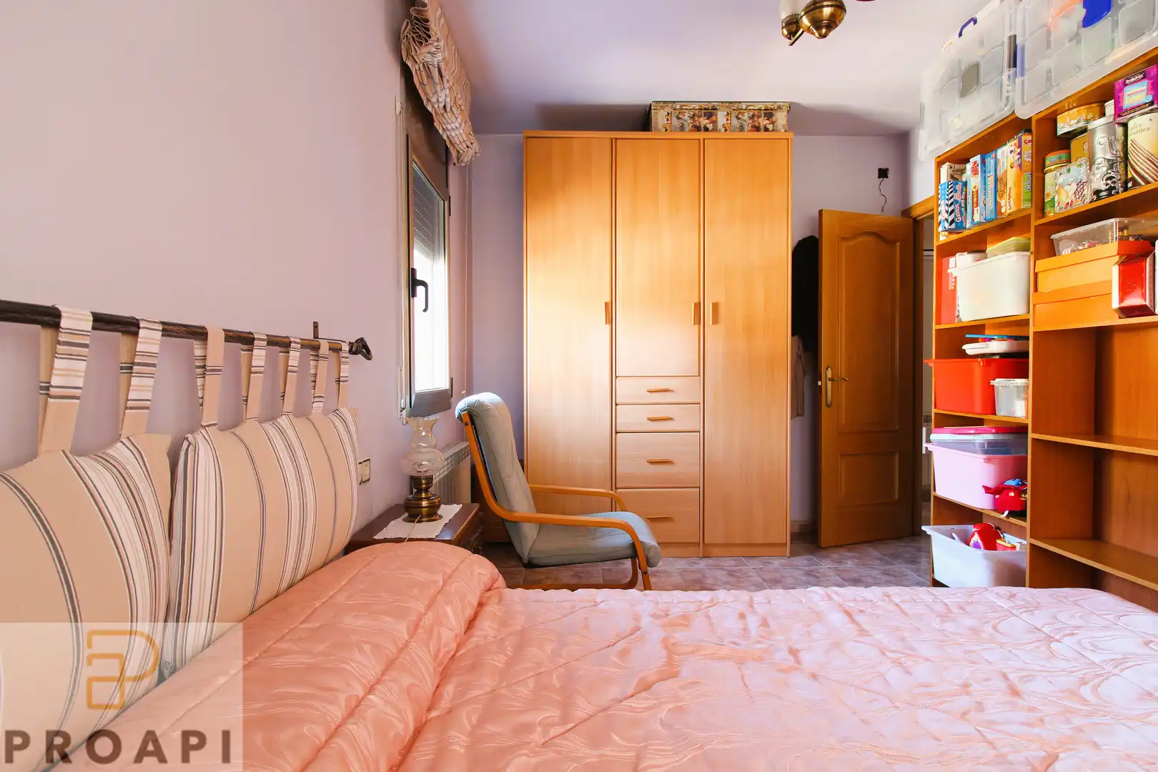 Habitación de Casa o chalet en venta en Girona con Aire acondicionado, Calefacción y Jardín privado