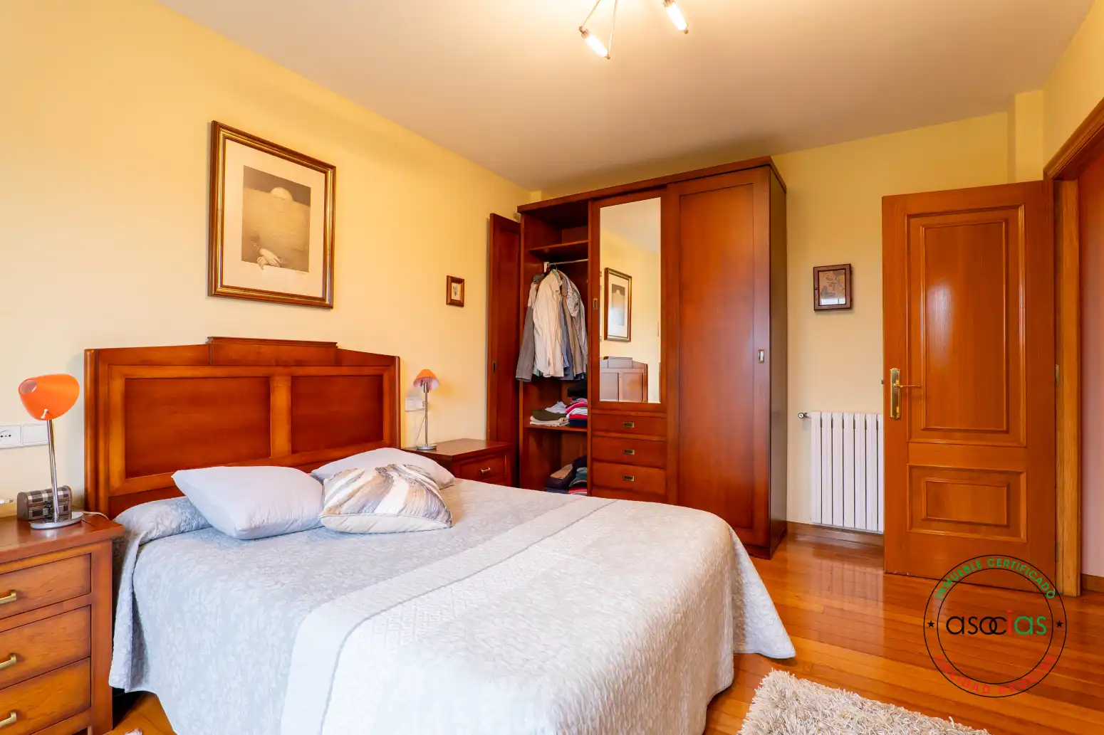 Dormitori de Casa o xalet en venda en Navia amb Calefacció i Terrassa