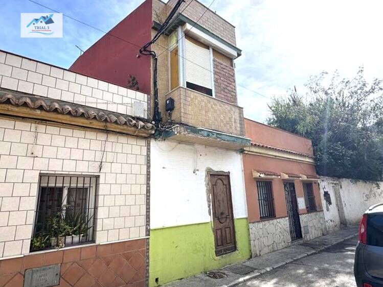 Vista exterior de Casa adosada en venta en La Línea de la Concepción
