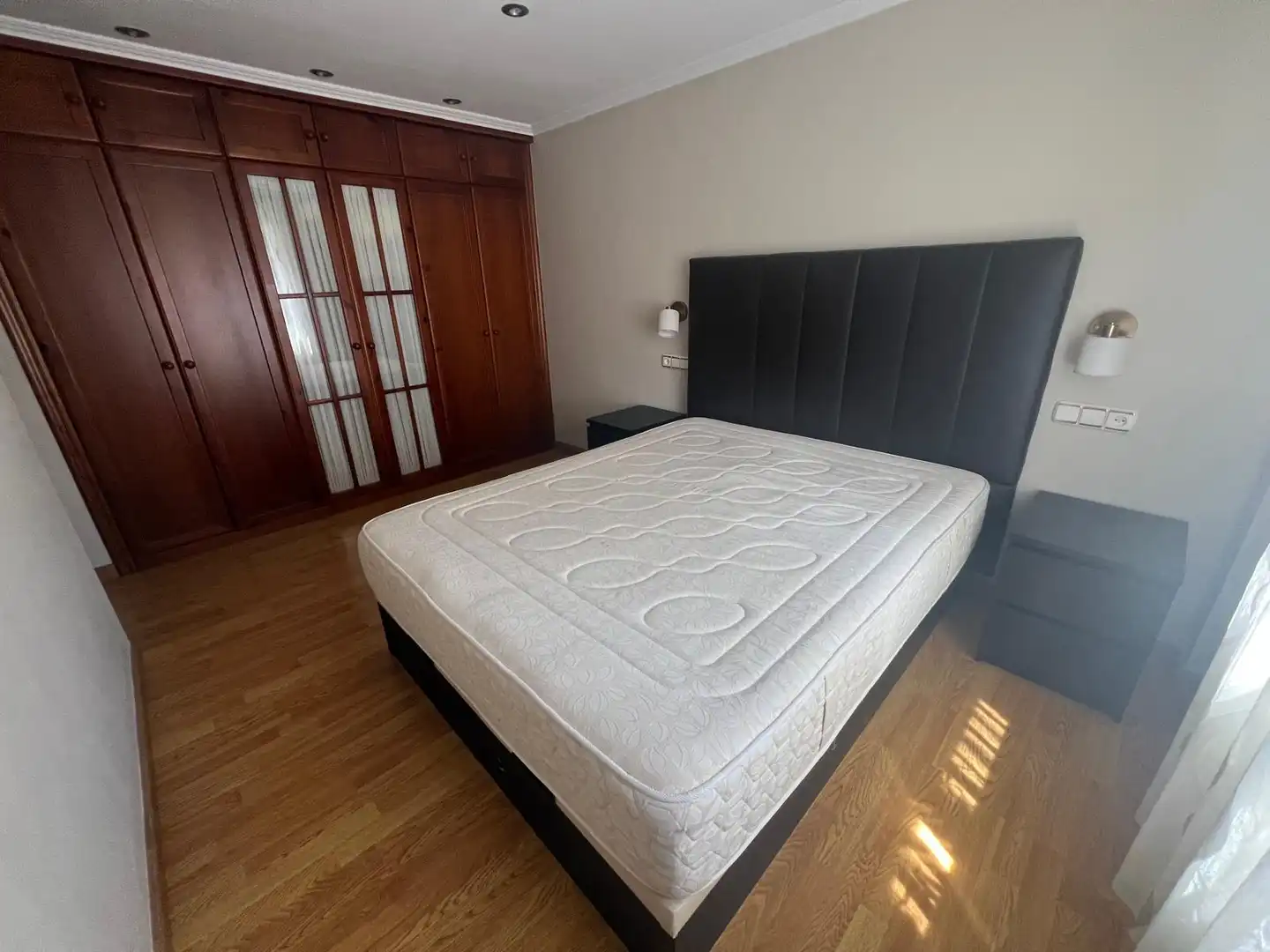 Dormitori de Pis en venda en Gijón  amb Parquet i Alarma