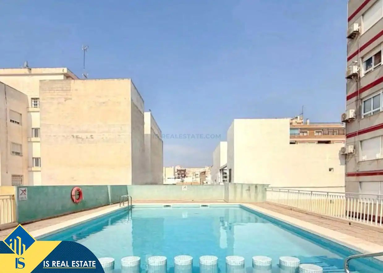 Schwimmbecken von Wohnungen zum Verkauf in Torrevieja mit Heizung, Terrasse und Möbliert