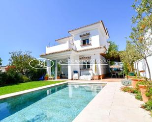 Exterior view of House or chalet for sale in Chiclana de la Frontera  with Air Conditioner, Heating and Private garden