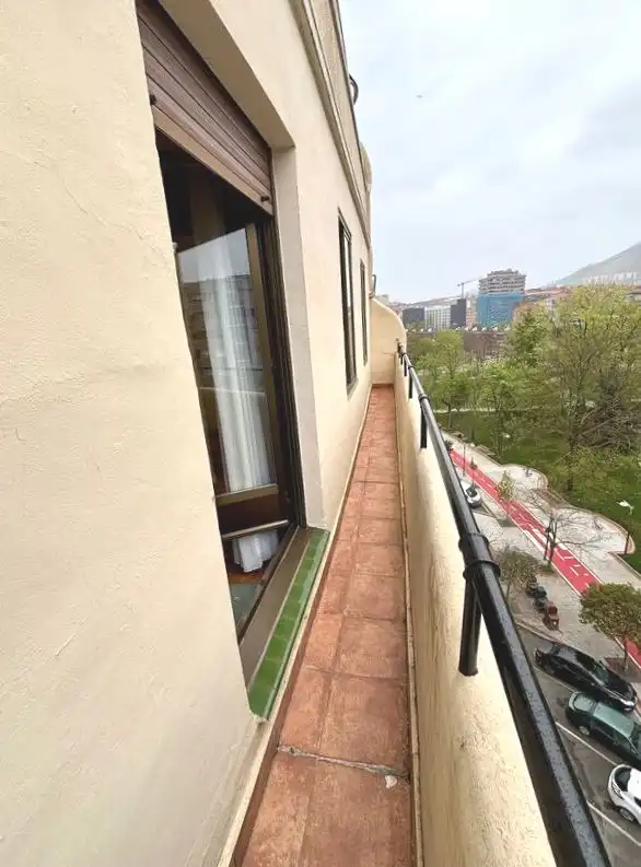 Piso en venta en Avenida del Ferrocarril, Ametzola
