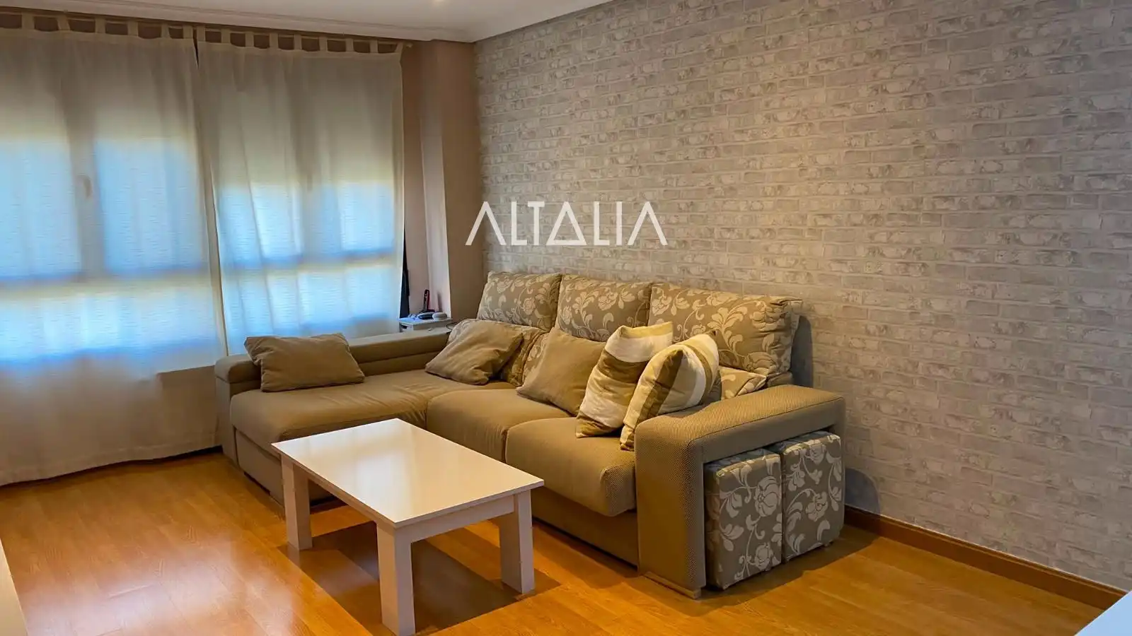 Sala de estar de Piso en venta en Cuenca con Trastero y Amueblado