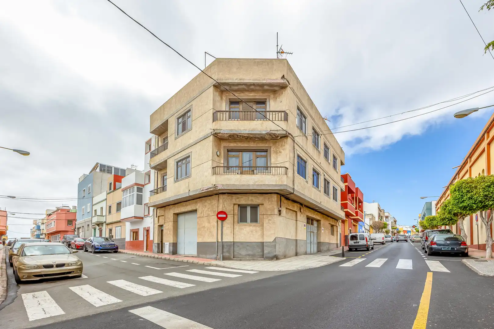 Vista exterior de Piso en venta en Telde con Terraza, Trastero y Balcón