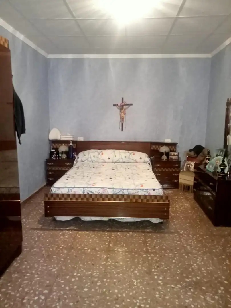 Dormitori de Casa adosada en venda en Monóvar  / Monòver amb Jardí privat, Terrassa i Balcó