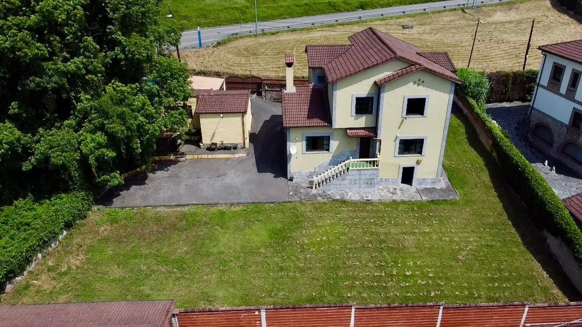 Finca rústica en venda en Oviedo  amb Terrassa i Balcó