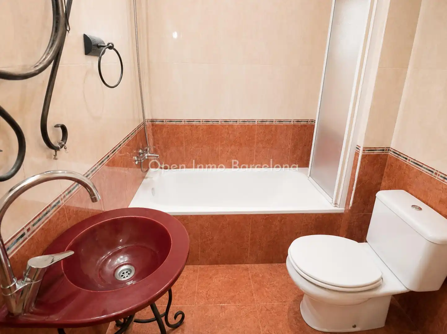 Bathroom of Flat for sale in Vilanova i la Geltrú  with Air Conditioner and Heating