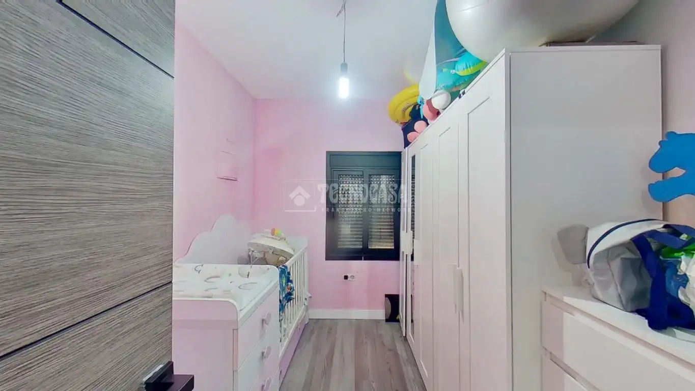 Bedroom of Flat for sale in Sabadell