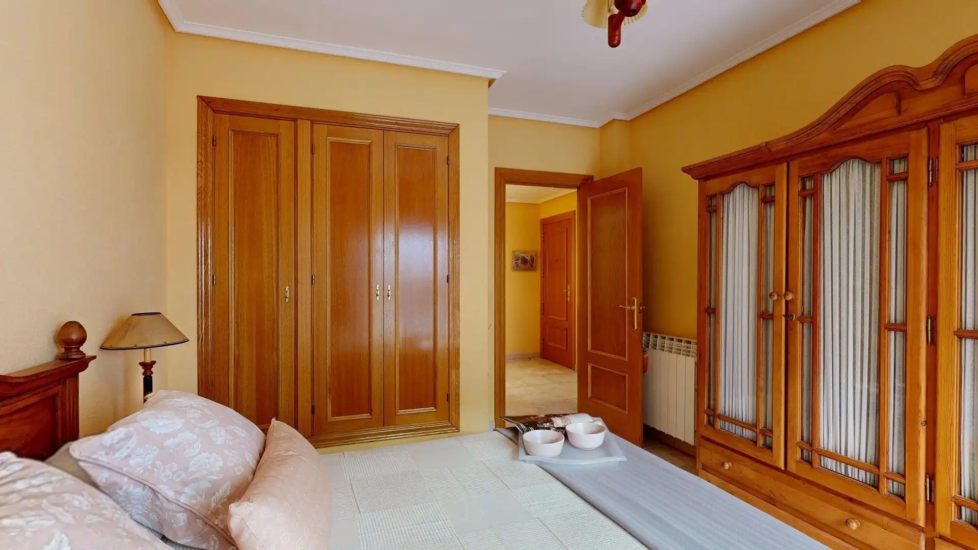 Dormitori de Casa o xalet en venda en Zaragoza amb Calefacció, Terrassa i Moblat