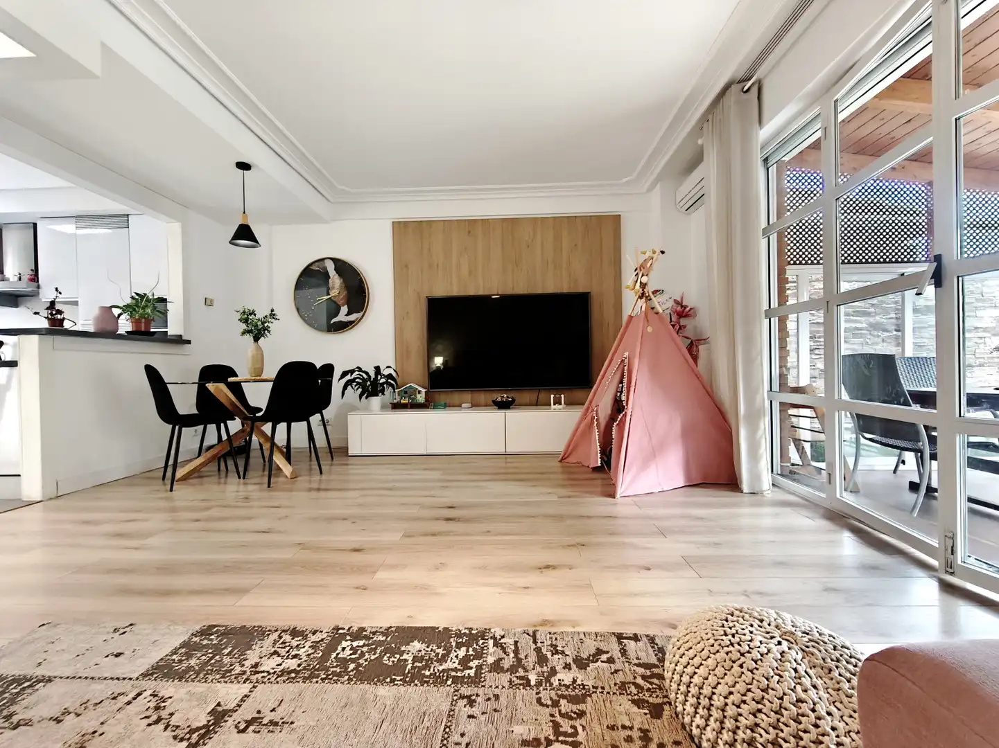 Sala d'estar de Casa o xalet en venda en Lardero amb Aire condicionat, Calefacció i Jardí privat