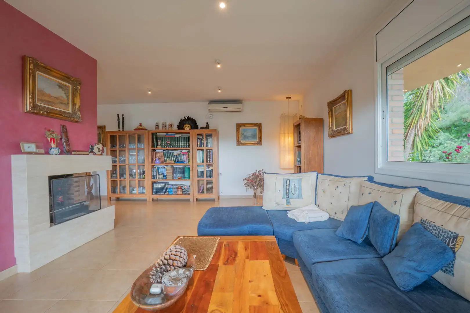Sala d'estar de Casa o xalet en venda en Sabadell amb Aire condicionat, Calefacció i Jardí privat