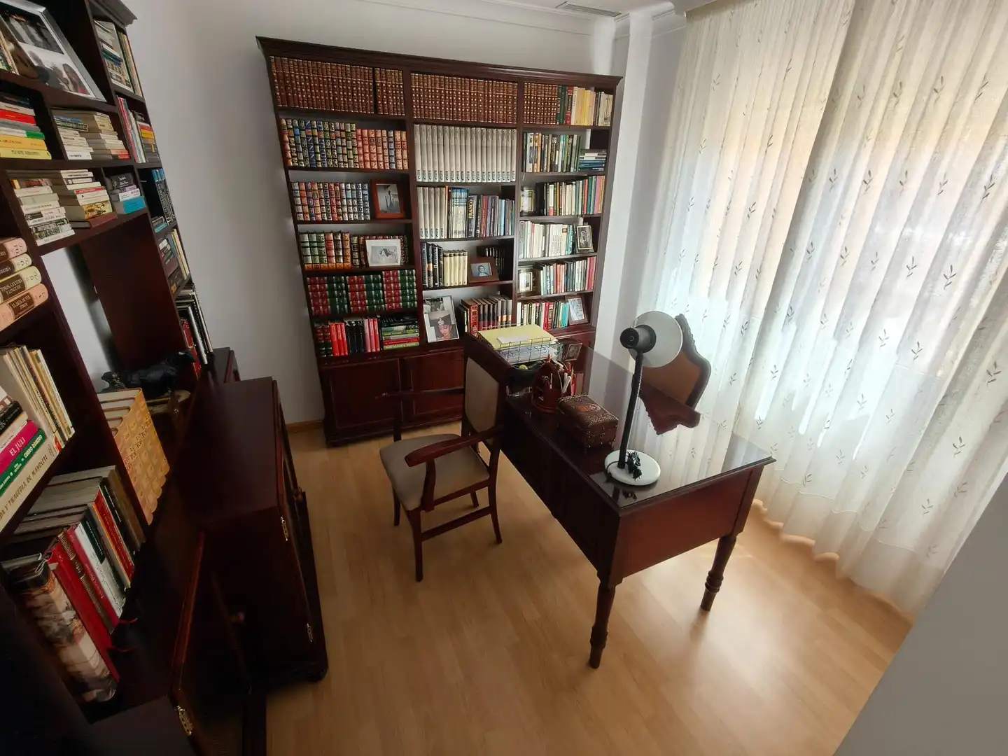 Sala d'estar de Casa adosada en venda en Puerto Real amb Aire condicionat, Calefacció i Jardí privat